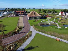 Spacious Holiday Home Near Amsterdam