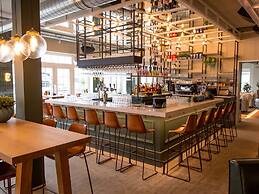 Spacious Holiday Home Near Amsterdam
