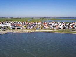 Spacious Holiday Home Near Amsterdam