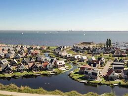 Spacious Holiday Home Near Amsterdam