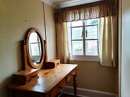 Whaleback Cottage
