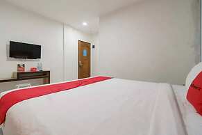 RedDoorz Plus @ Cemara Asri Medan