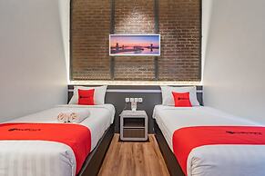 RedDoorz Plus @ Doorman Guest House