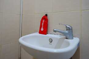 RedDoorz near Hartono Mall Solo
