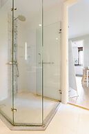 Diamond Condo by Villacarte
