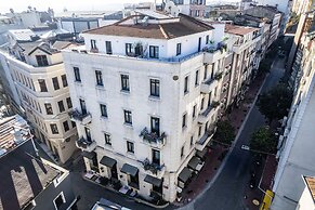 Selvese Suites – Serviced Living in Galata