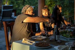 Sunolus Vineyard House