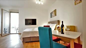 Kala Rooms & Suites