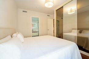 Plaza Mina Suites - Adults Recommended