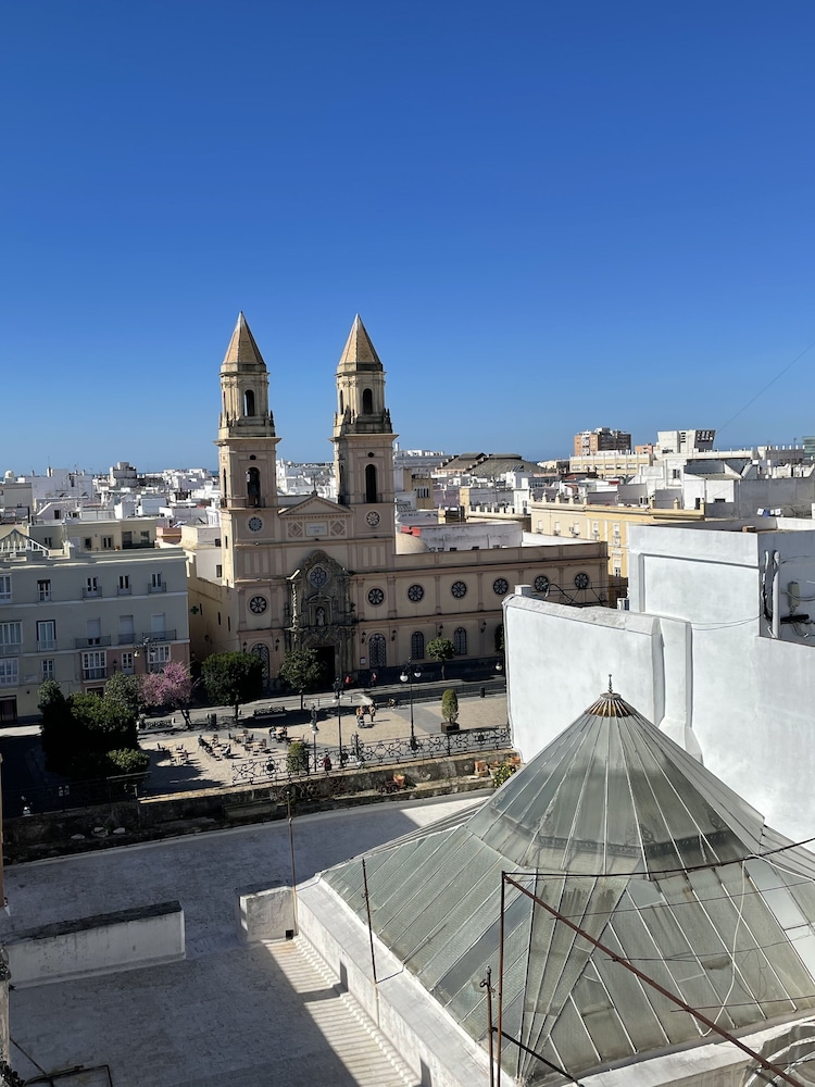Plaza Mina Suites - Adults Recommended