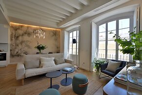 Plaza Mina Suites - Adults Recommended