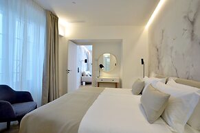 Plaza Mina Suites - Adults Recommended