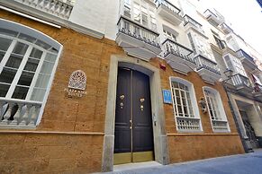 Plaza Mina Suites - Adults Recommended