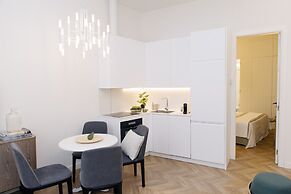 Plaza Mina Suites - Adults Recommended