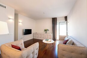 Plaza Mina Suites - Adults Recommended