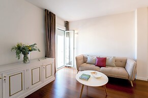 Plaza Mina Suites - Adults Recommended