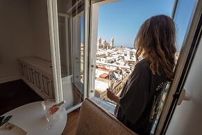 Plaza Mina Suites - Adults Recommended