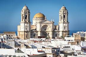 Plaza Mina Suites - Adults Recommended