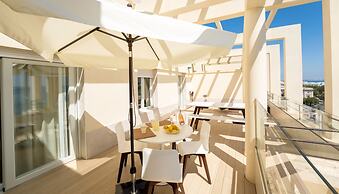 Plaza Mina Suites - Adults Recommended