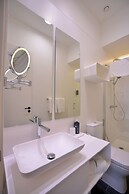Plaza Mina Suites - Adults Recommended