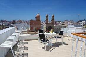 Plaza Mina Suites - Adults Recommended
