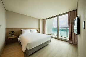 The Week& Resort