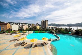 The Week& Resort