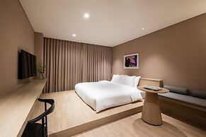 The Week& Resort