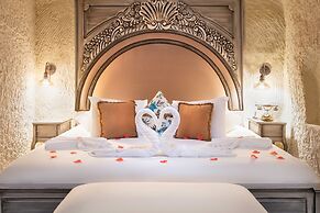 Elysion Cave Suites