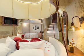 Elysion Cave Suites