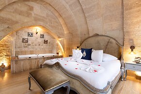Elysion Cave Suites