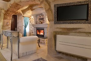 Elysion Cave Suites