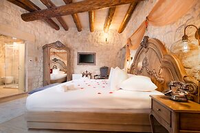 Elysion Cave Suites