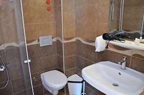 Varol Otel