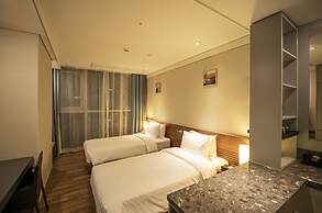 J-One Hotel