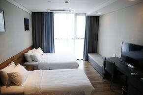 J-One Hotel