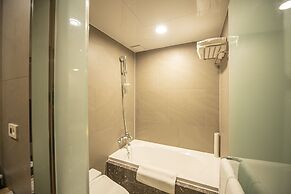 J-One Hotel