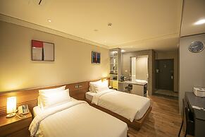 J-One Hotel