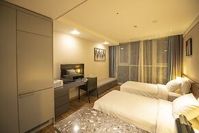J-One Hotel