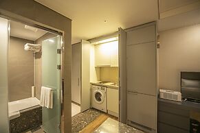 J-One Hotel