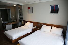 J-One Hotel