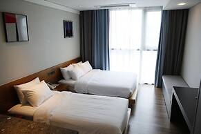 J-One Hotel