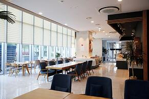 J-One Hotel