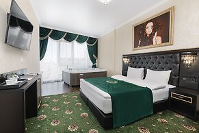 Rai Apartments