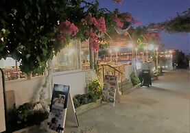Santorini Camping & Hostel