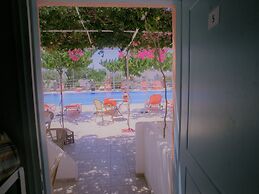 Santorini Camping & Hostel