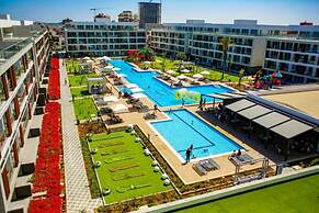 Courtyard Long beach Holiday Resort
