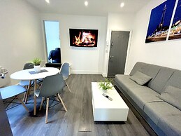 Albert Luxury Hottub and Jacuzzi Apartments