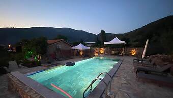 Dedehan Retreat Otel