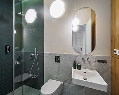 MN6 Luxury Suites by Adrez Living